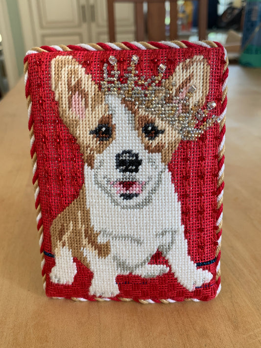 Corgi Queen - 18 mesh